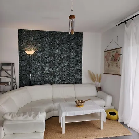 Welcome To Najat's بيت ضيافة